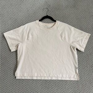 Vuori Short Sleeve Mackenzie Top Women’s Natural Cream Size M